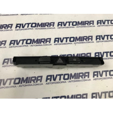 Кнопка аварійки Opel Zafira B 2005-2011 13100105